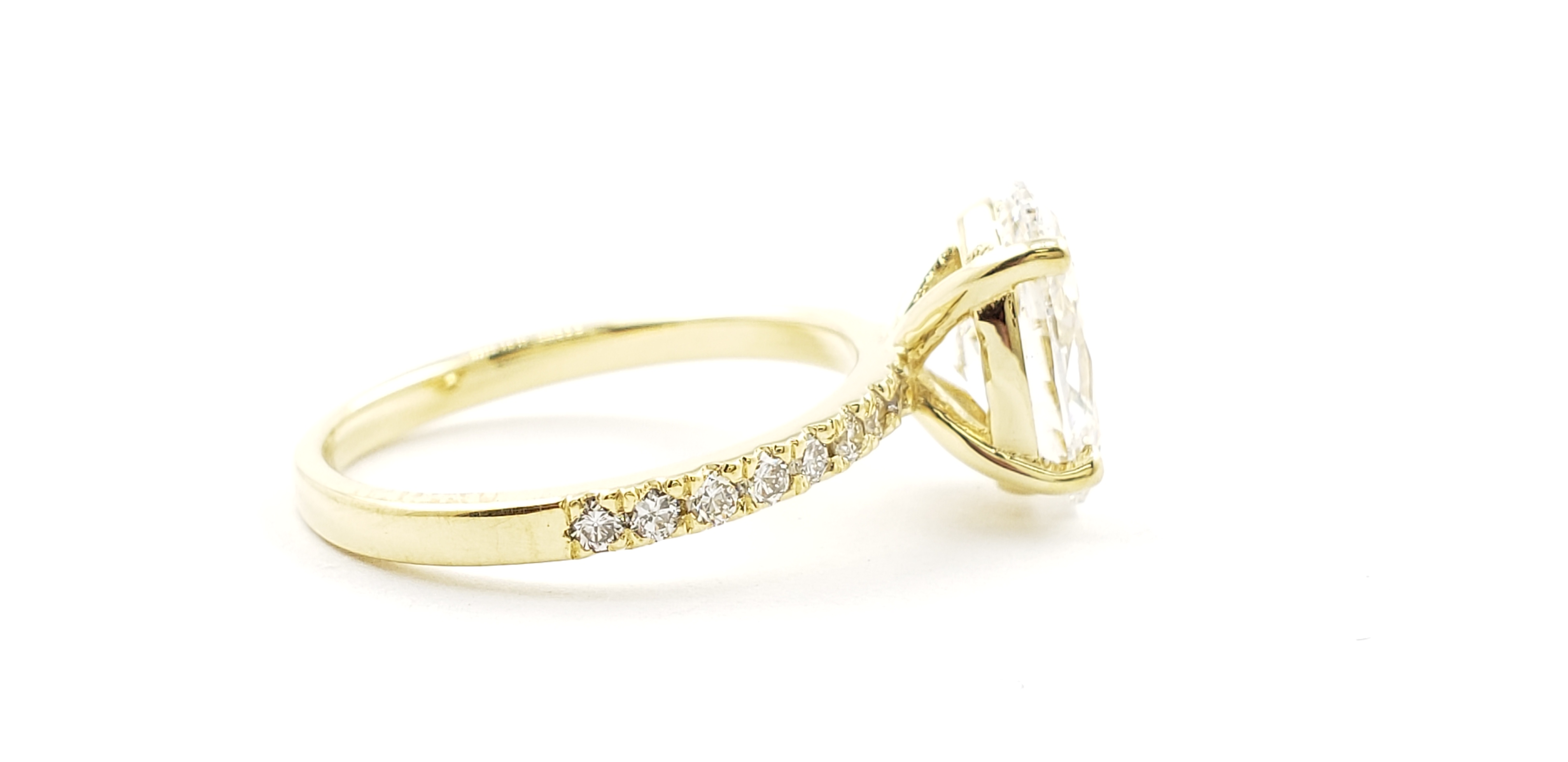 Oval Shape Diamond Ring